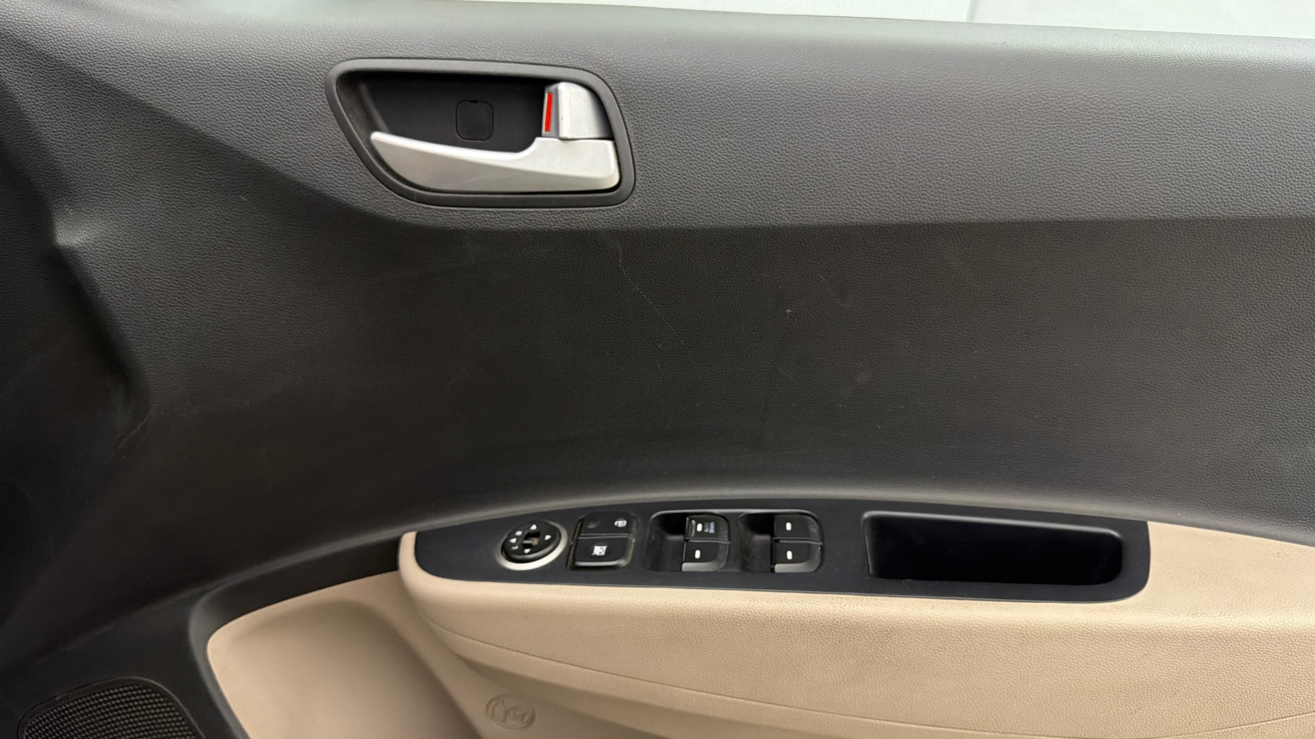 View 2017 Hyundai Grand i10 Sportz 1.2 Kappa Image 32 Used 2017 Hyundai Grand i10 Sportz 1.2 Kappa Image 32