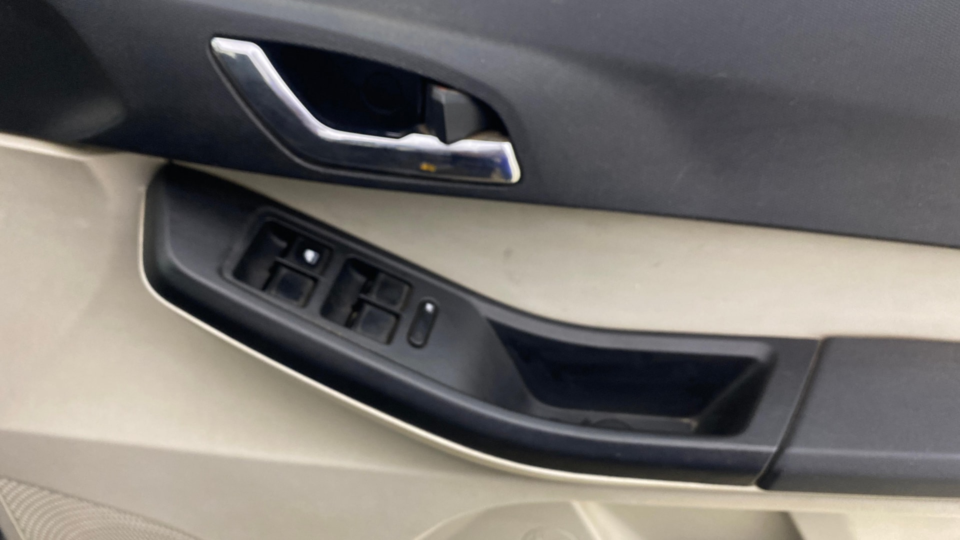 View 2022 Tata Tiago Revotorq XB Image 38 Used 2022 Tata Tiago Revotorq XB Image 38