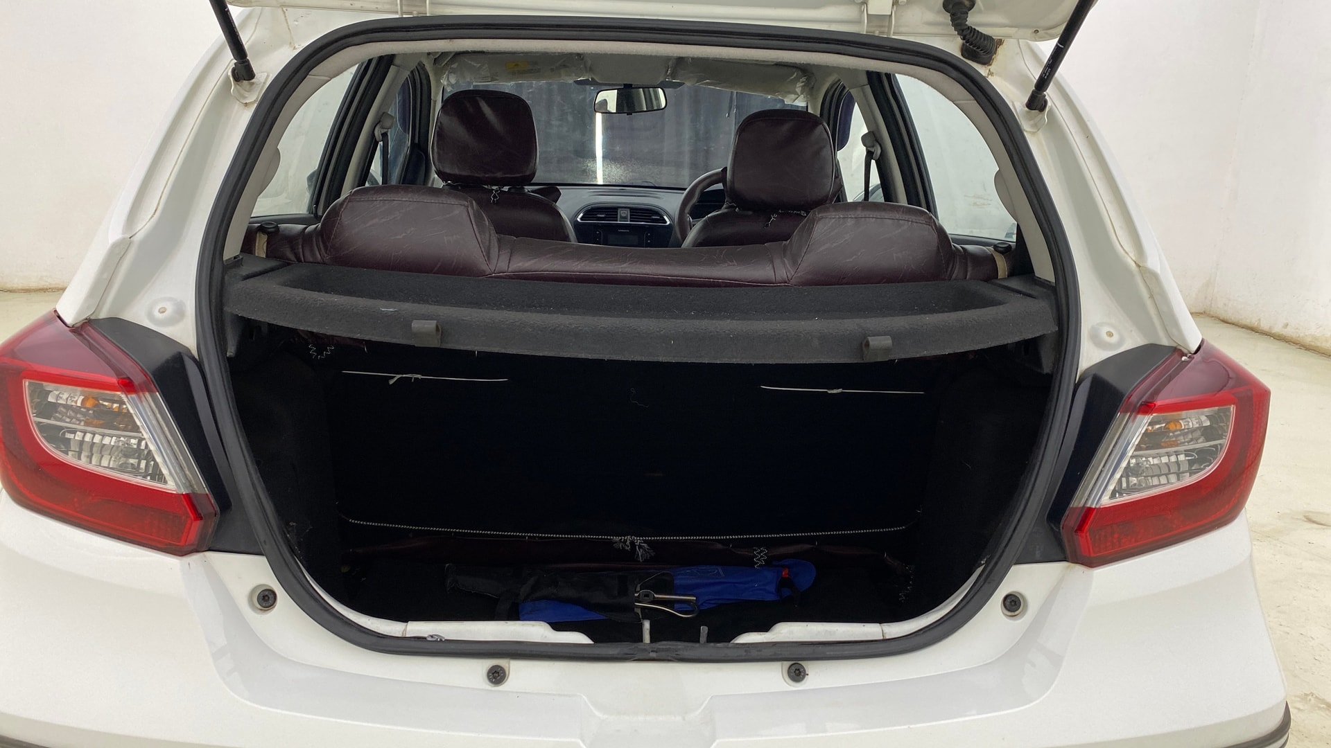 View 2020 Tata Tiago Revotorq XB Image 10 Used 2020 Tata Tiago Revotorq XB Image 10