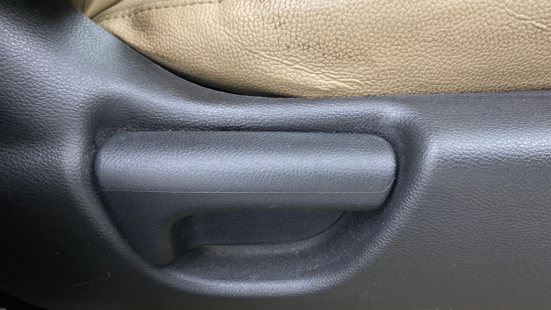 View 2019 Honda City ZX MT Diesel Anniversary Edition Image 19 Used 2019 Honda City ZX MT Diesel Anniversary Edition Image 19