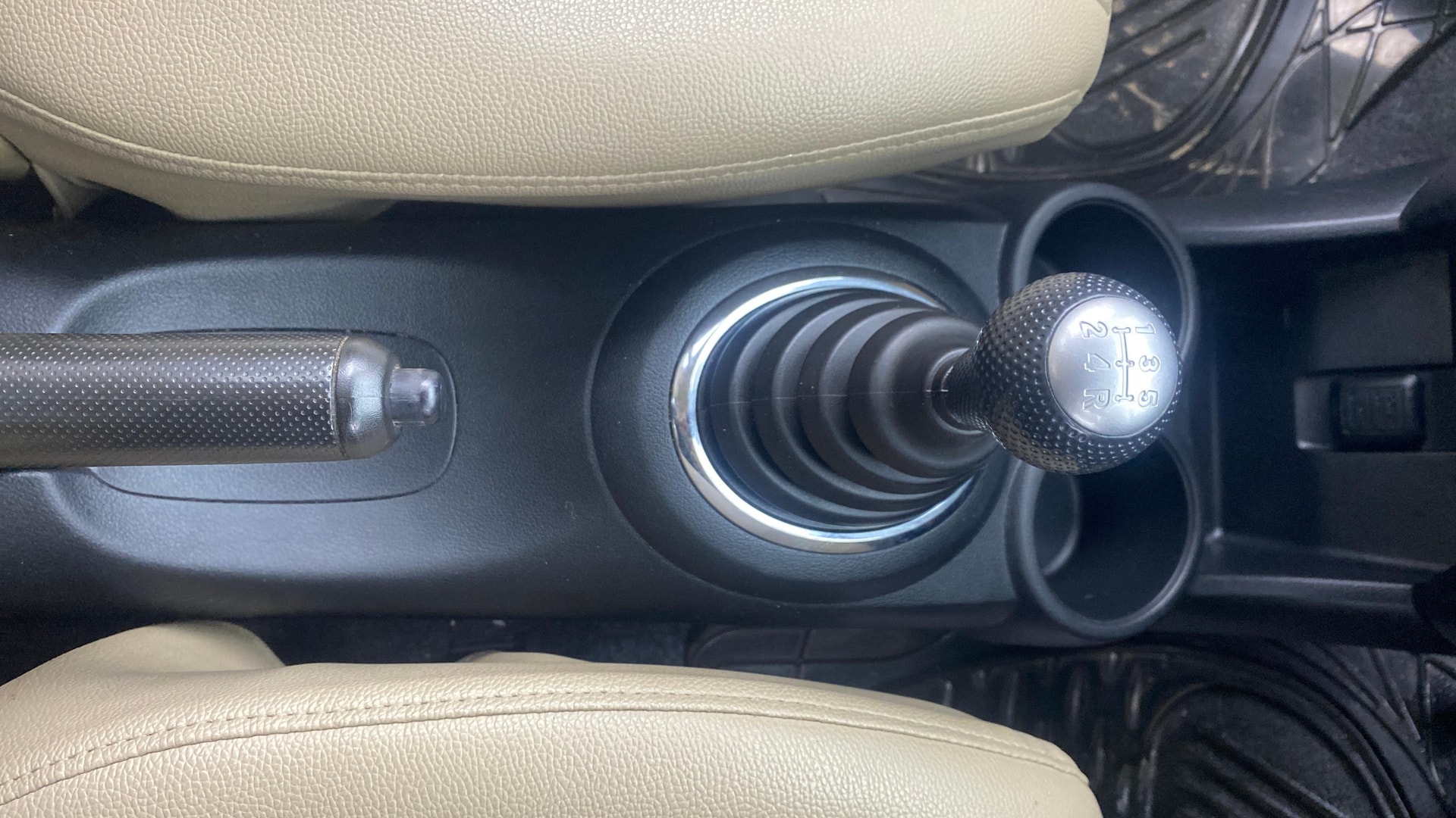 View 2014 Honda Amaze E MT Petrol BS IV Image 37 Used 2014 Honda Amaze E MT Petrol BS IV Image 37
