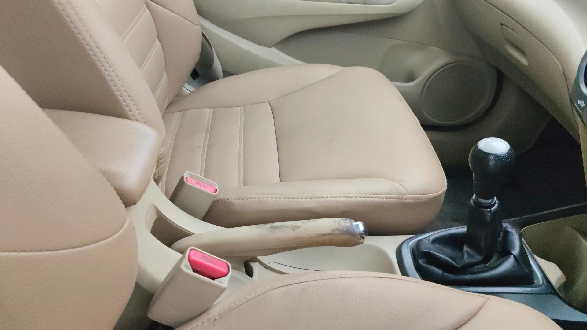 View 2013 Honda City ZX MT Diesel Anniversary Edition Image 37 Used 2013 Honda City ZX MT Diesel Anniversary Edition Image 37