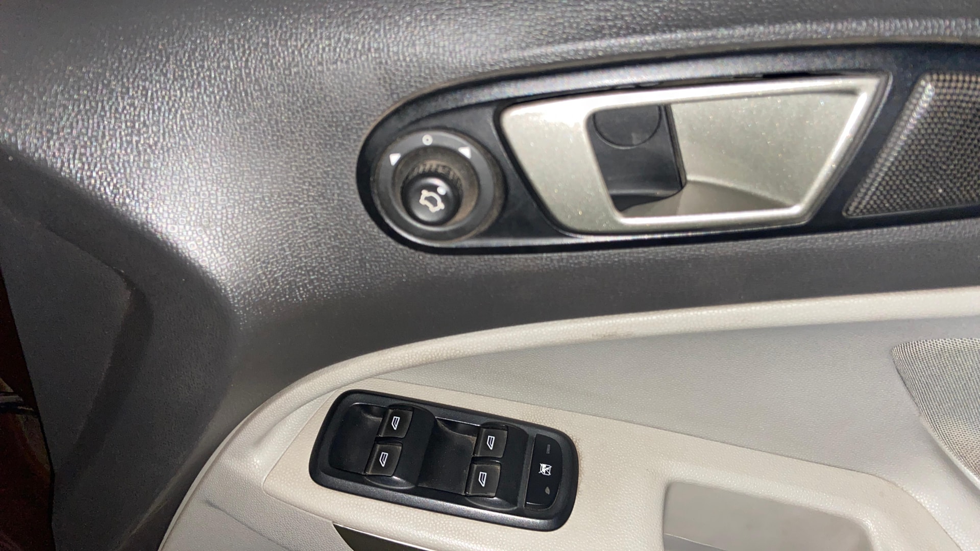 View 2017 Ford EcoSport 1.5 TDCi Diesel Ambiente BS IV Image 33 Used 2017 Ford EcoSport 1.5 TDCi Diesel Ambiente BS IV Image 33