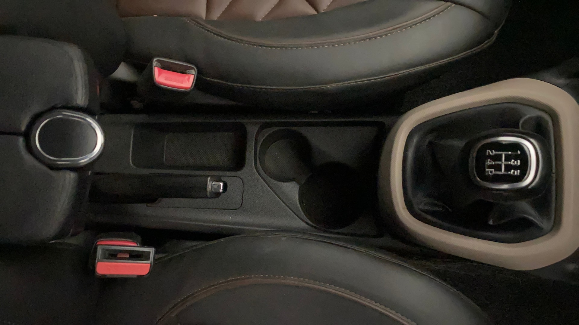 View 2019 Hyundai Grand i10 Sportz 1.2 Kappa Image 39 Used 2019 Hyundai Grand i10 Sportz 1.2 Kappa Image 39