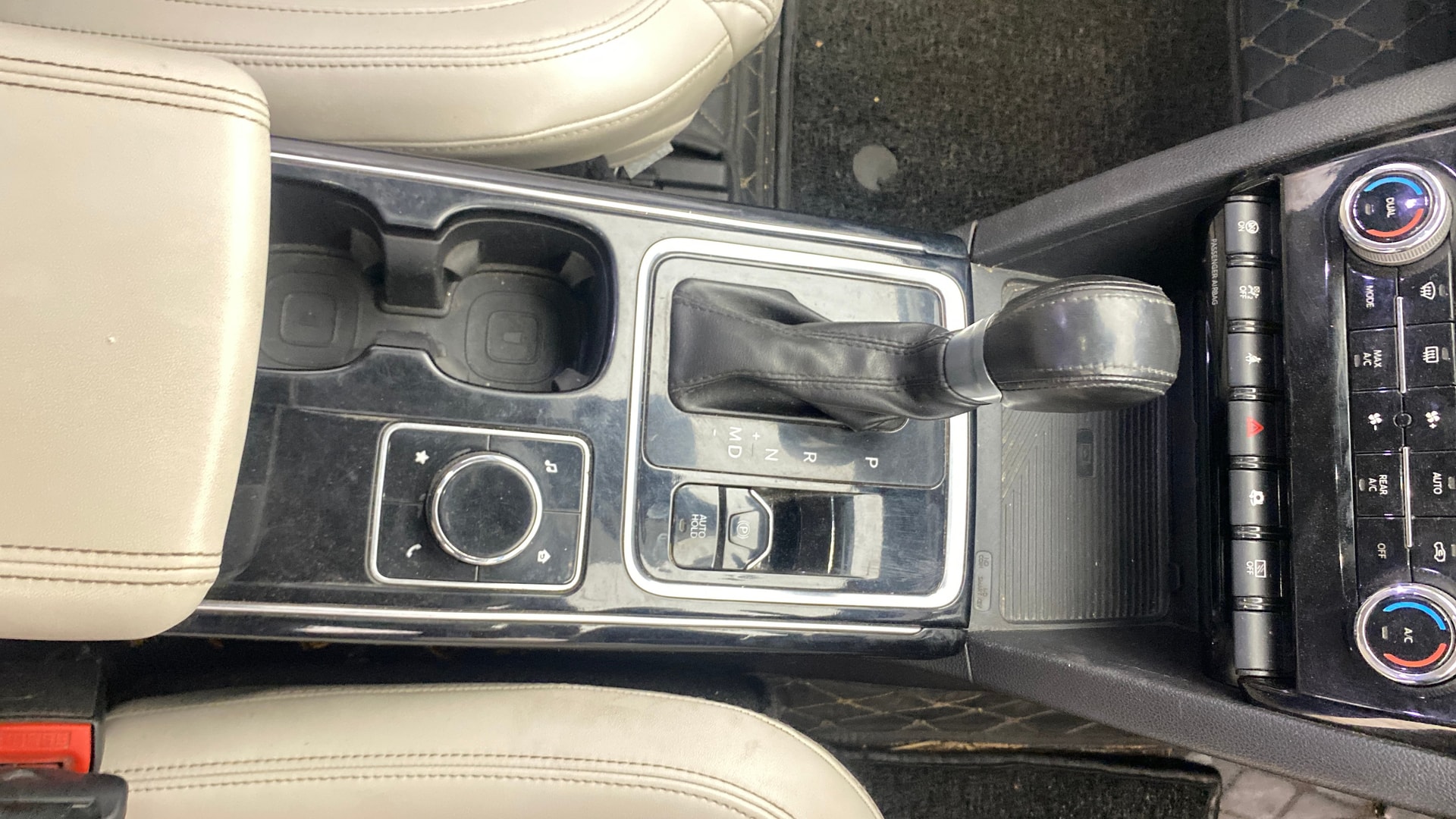 Used 2022 Mahindra XUV700 Used 2022 Mahindra XUV700