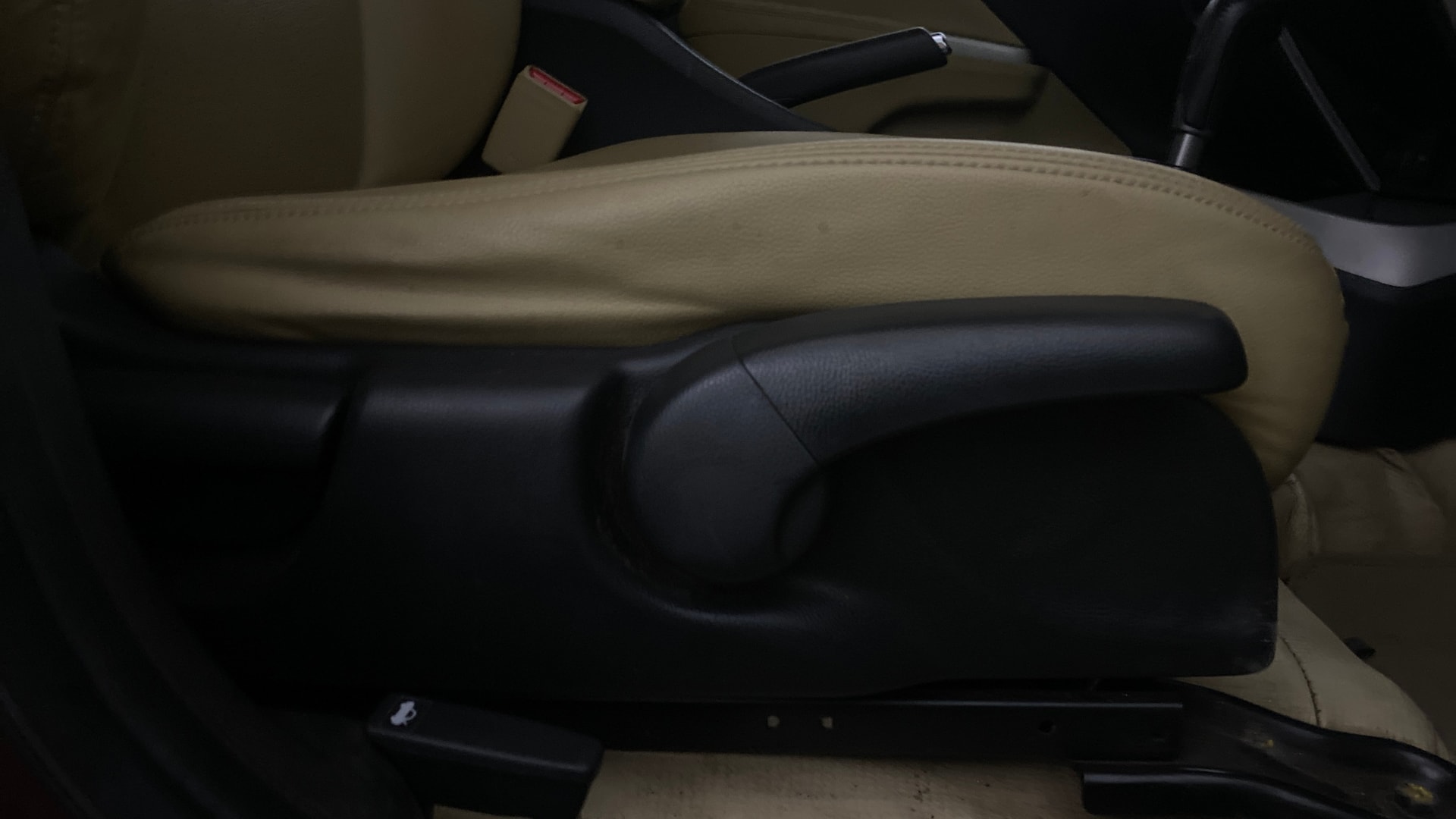 View 2016 Honda City ZX MT Diesel Anniversary Edition Image 11 Used 2016 Honda City ZX MT Diesel Anniversary Edition Image 11