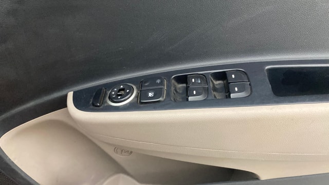 View Hyundai Grand i10 Image 33 Used Hyundai Grand i10 Image 33