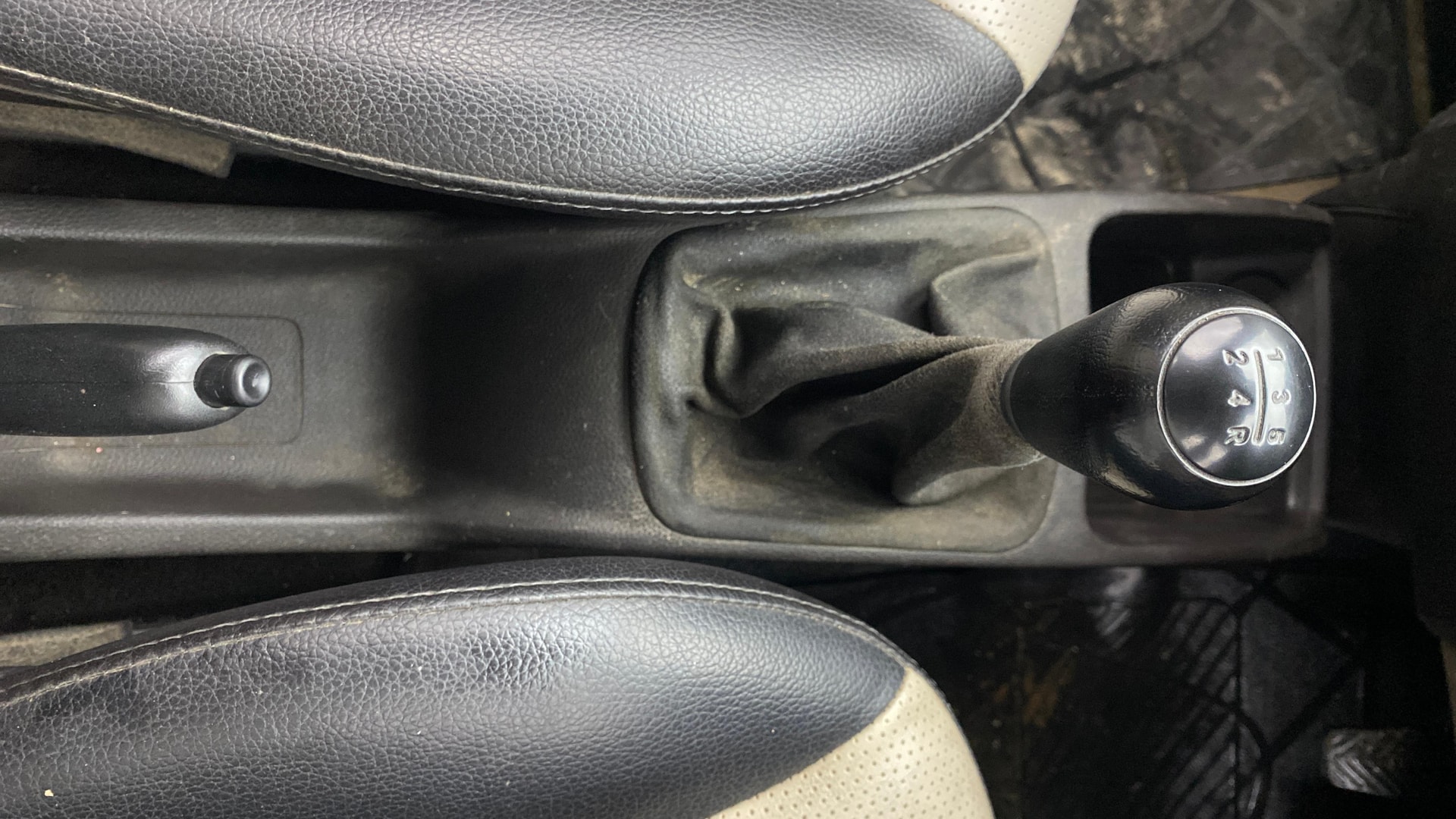 View 2015 Hyundai EON D-Lite Plus Image 37 Used 2015 Hyundai EON D-Lite Plus Image 37