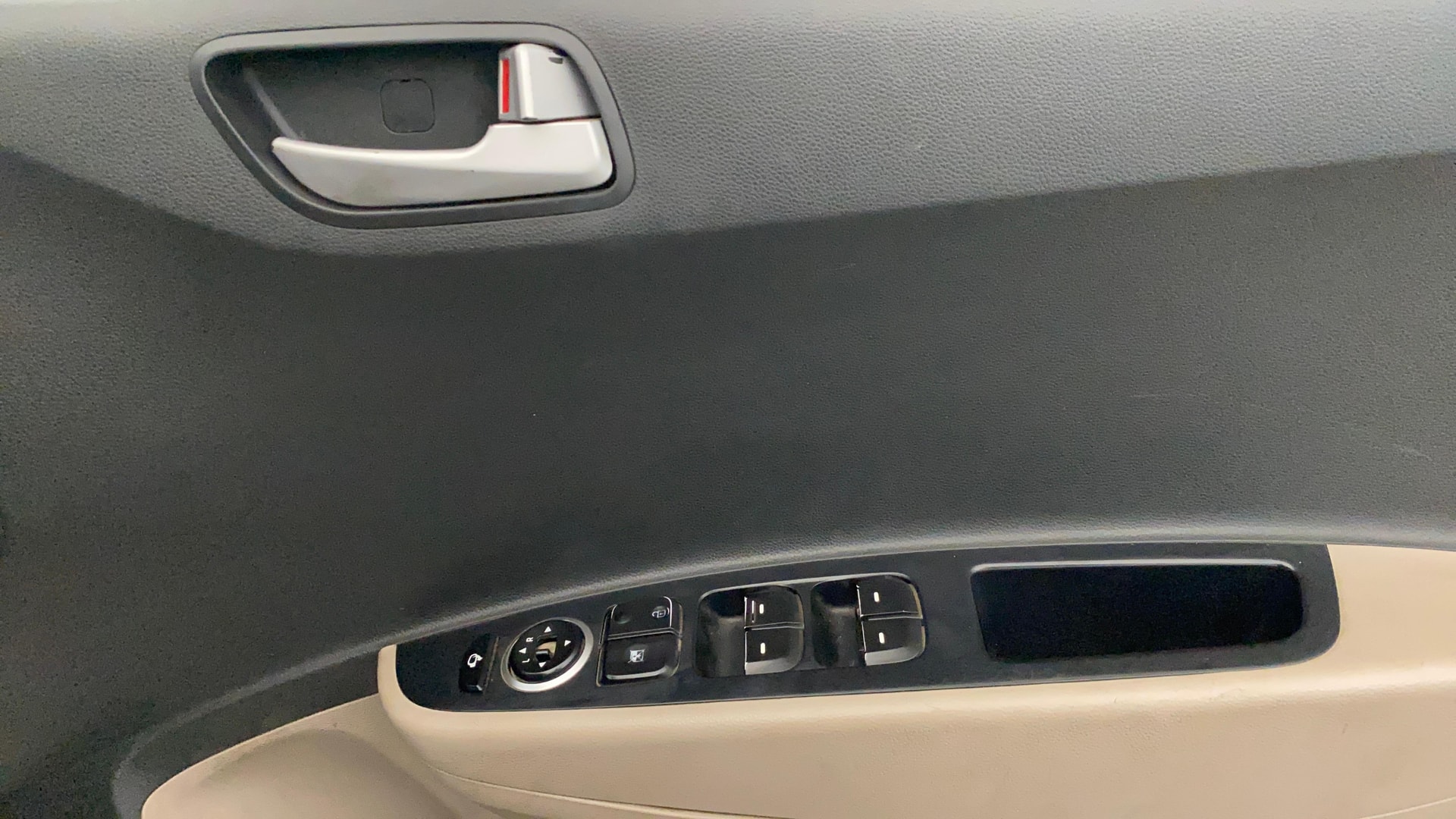 View 2017 Hyundai Grand i10 Sportz 1.2 Kappa Image 32 Used 2017 Hyundai Grand i10 Sportz 1.2 Kappa Image 32