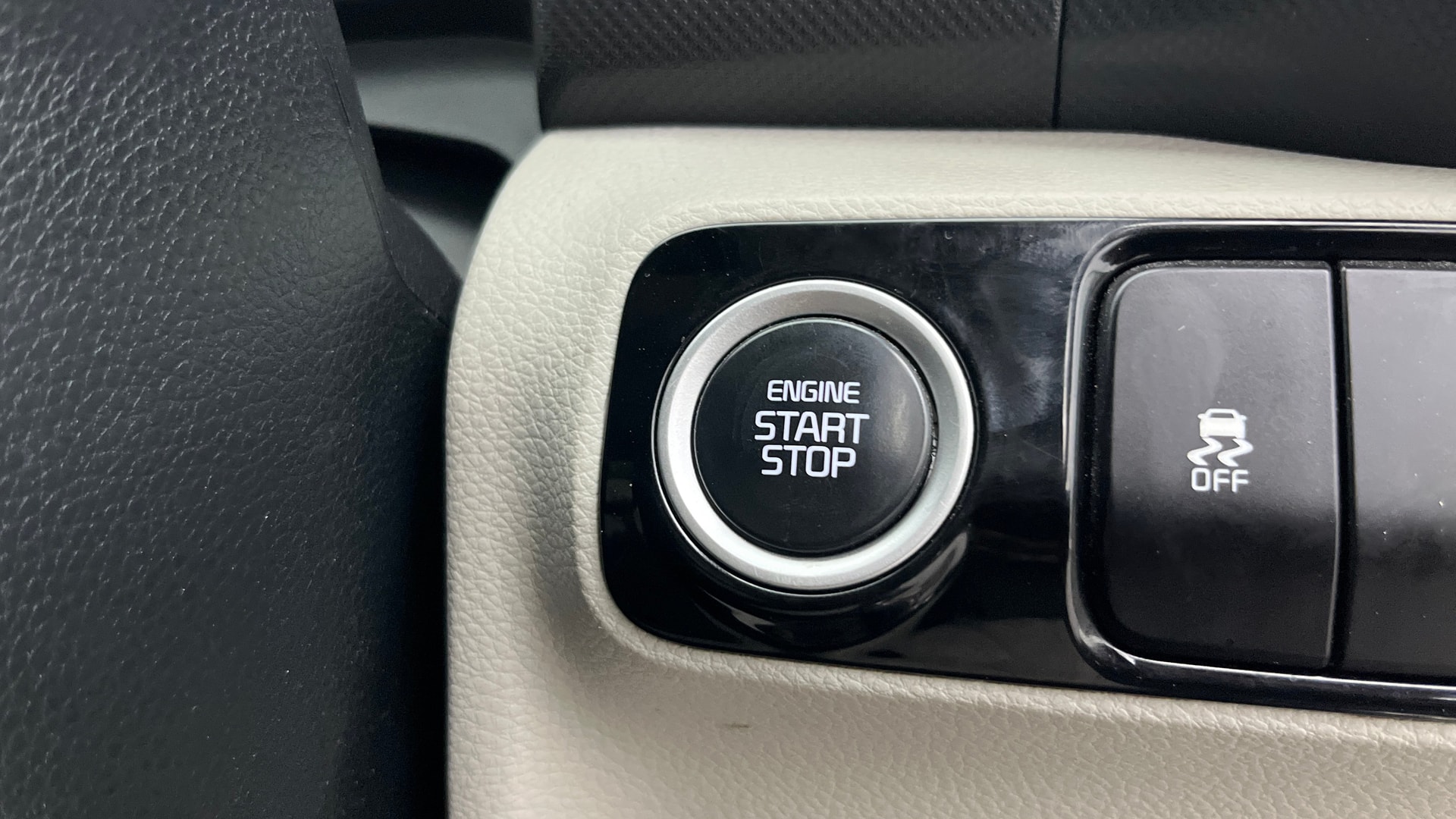 View 2021 Kia Sonet HTX Diesel Image 40 Used 2021 Kia Sonet HTX Diesel Image 40