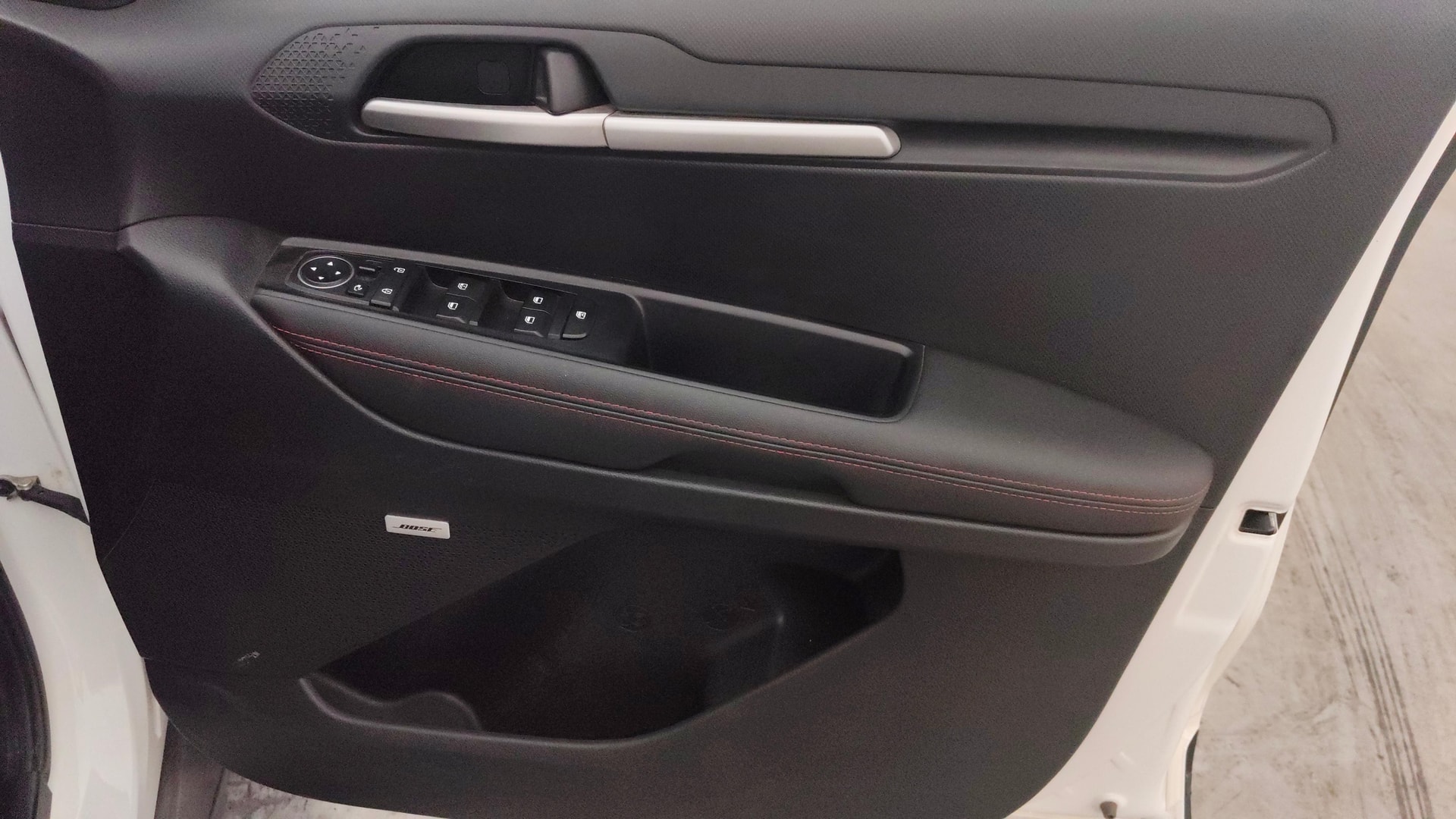 View 2023 Kia Sonet GTX Plus DCT Petrol Image 35 Used 2023 Kia Sonet GTX Plus DCT Petrol Image 35