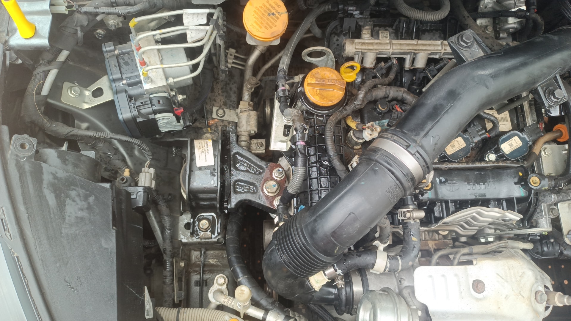 View 2023 Tata Altroz XZ Petrol Image 3 Used 2023 Tata Altroz XZ Petrol Image 3