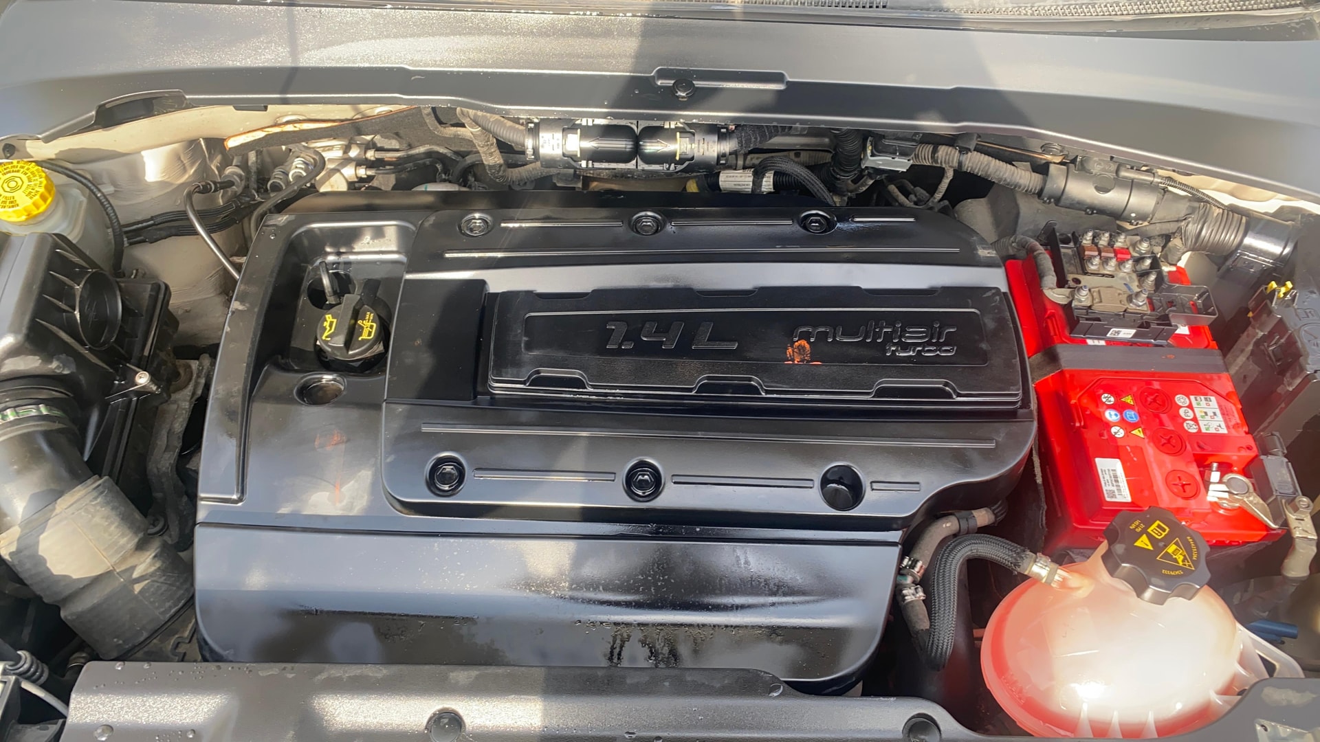 View 2018 Jeep Compass Limited 1.4 Multi AIR Petrol DDCT AT BS IV Image 43 Used 2018 Jeep Compass Limited 1.4 Multi AIR Petrol DDCT AT BS IV Image 43