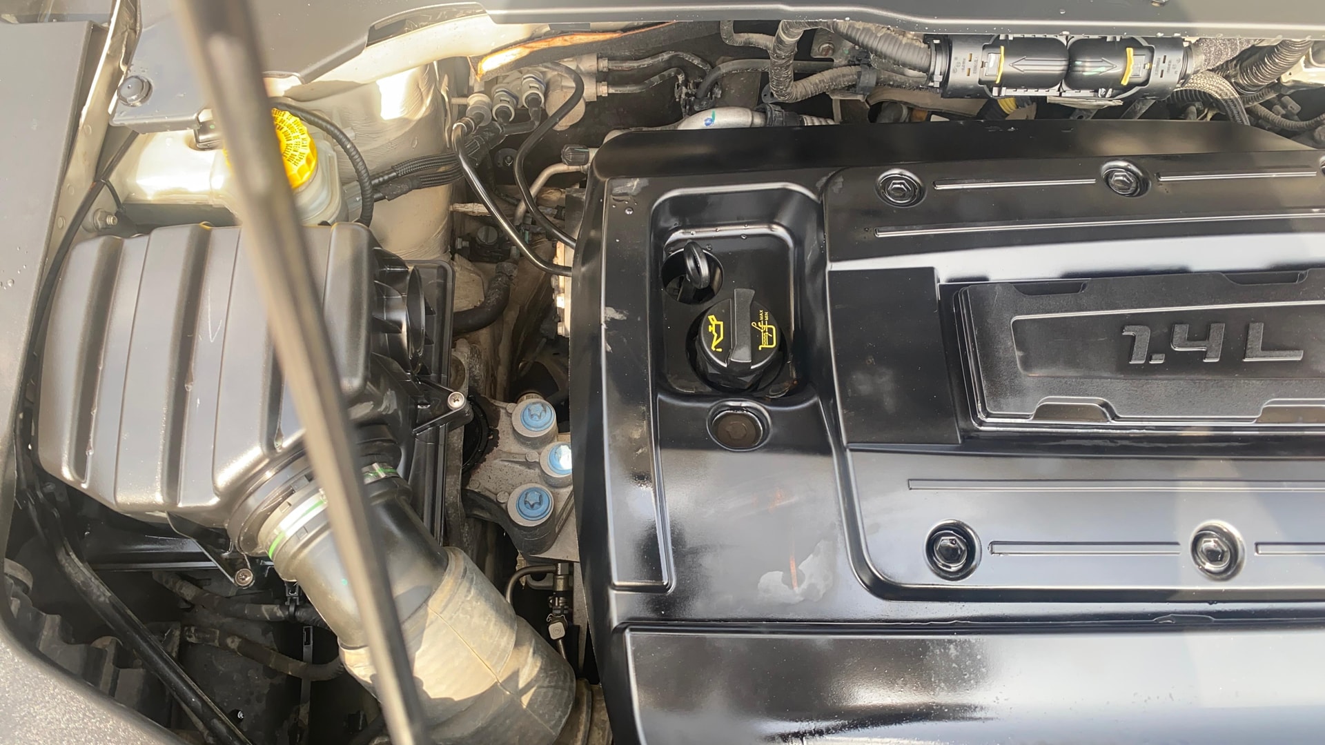 View 2018 Jeep Compass Limited 1.4 Multi AIR Petrol DDCT AT BS IV Image 24 Used 2018 Jeep Compass Limited 1.4 Multi AIR Petrol DDCT AT BS IV Image 24