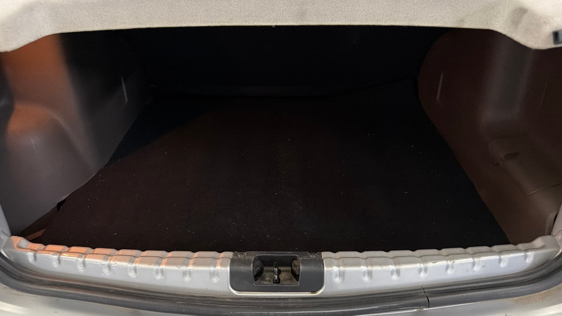 View 2019 Renault Duster Petrol RxS CVT Petrol Image 10 Used 2019 Renault Duster Petrol RxS CVT Petrol Image 10