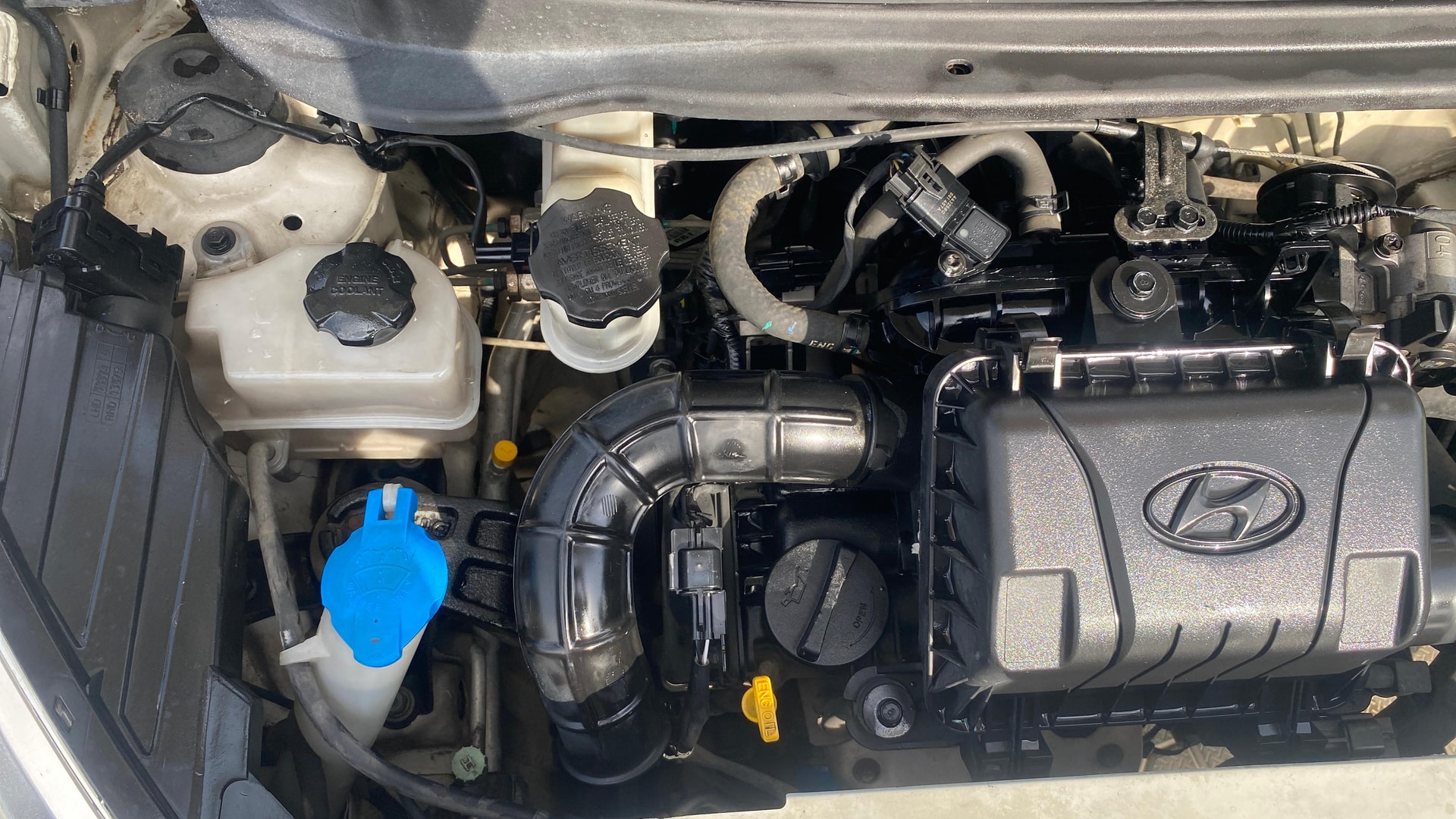 View 2014 Hyundai EON Era Plus Image 3 Used 2014 Hyundai EON Era Plus Image 3
