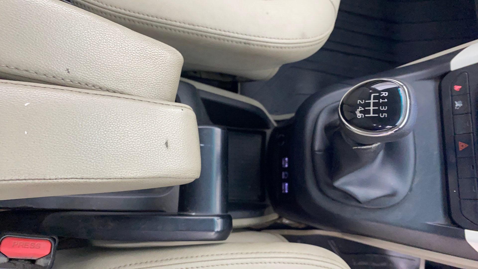 View 2019 Mahindra Marazzo M8 7-Seater Image 40 Used 2019 Mahindra Marazzo M8 7-Seater Image 40