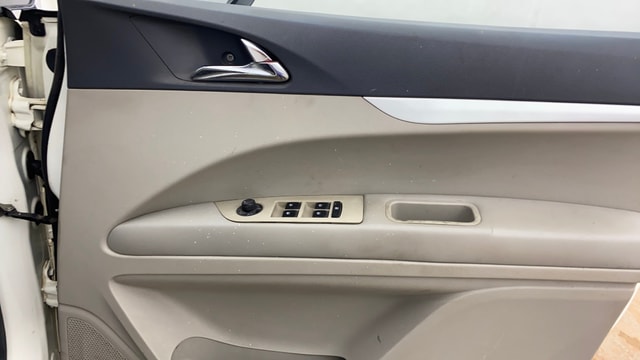 View Mahindra Marazzo Image 38 Used Mahindra Marazzo Image 38