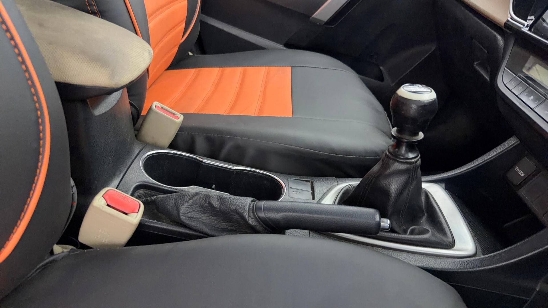 View 2015 Toyota Corolla Altis 1.8 G Image 37 Used 2015 Toyota Corolla Altis 1.8 G Image 37