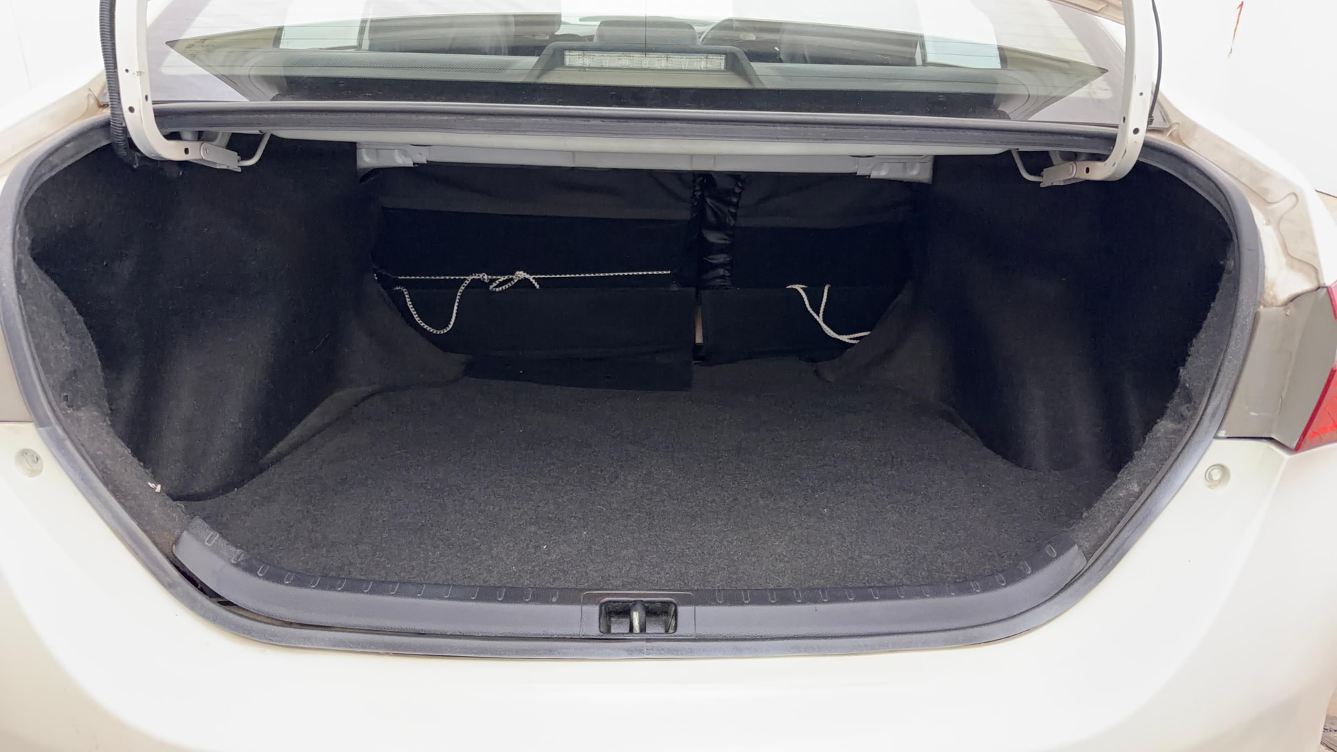 View 2015 Toyota Corolla Altis 1.8 G Image 10 Used 2015 Toyota Corolla Altis 1.8 G Image 10
