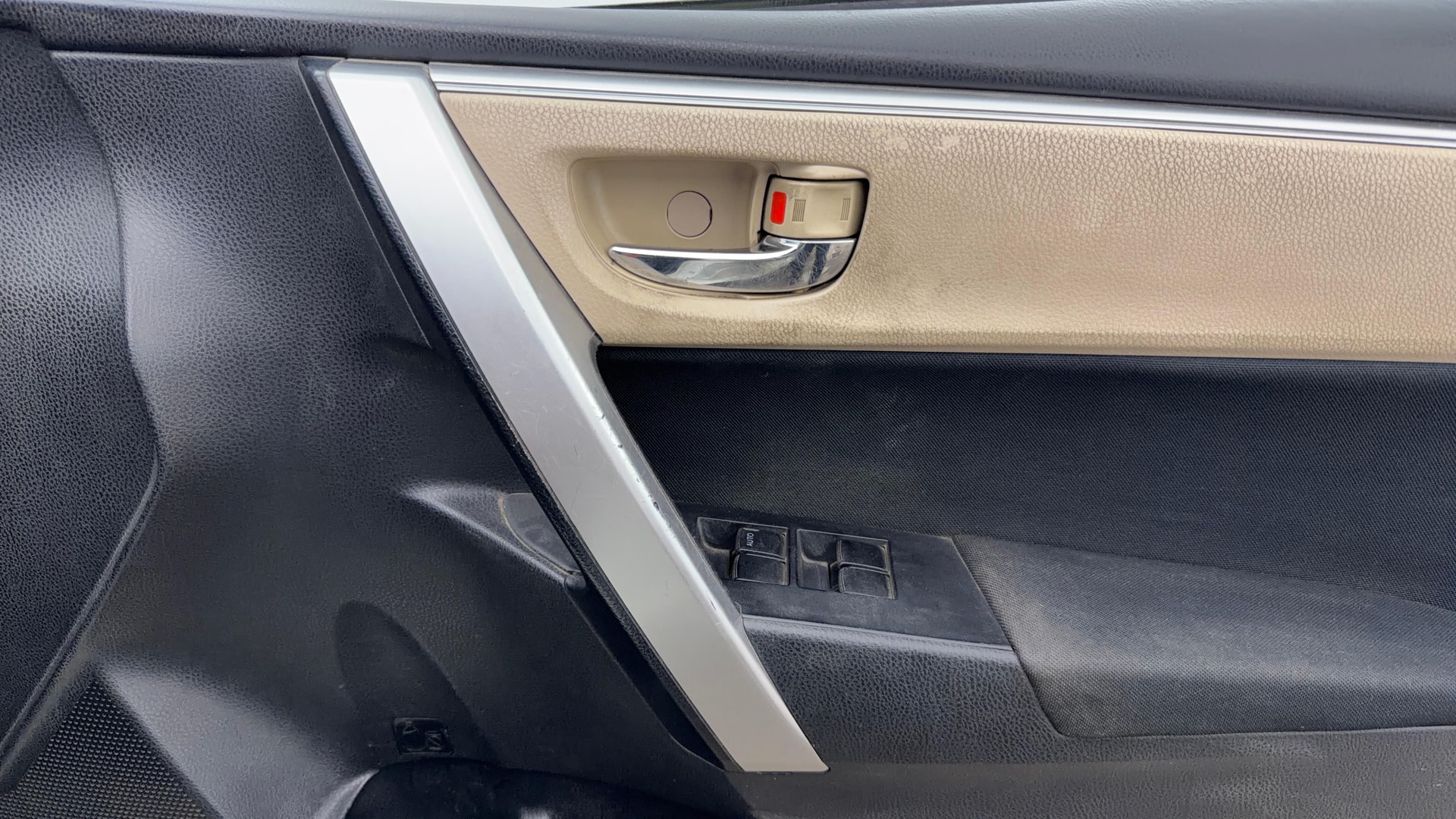 View 2015 Toyota Corolla Altis 1.8 G Image 32 Used 2015 Toyota Corolla Altis 1.8 G Image 32