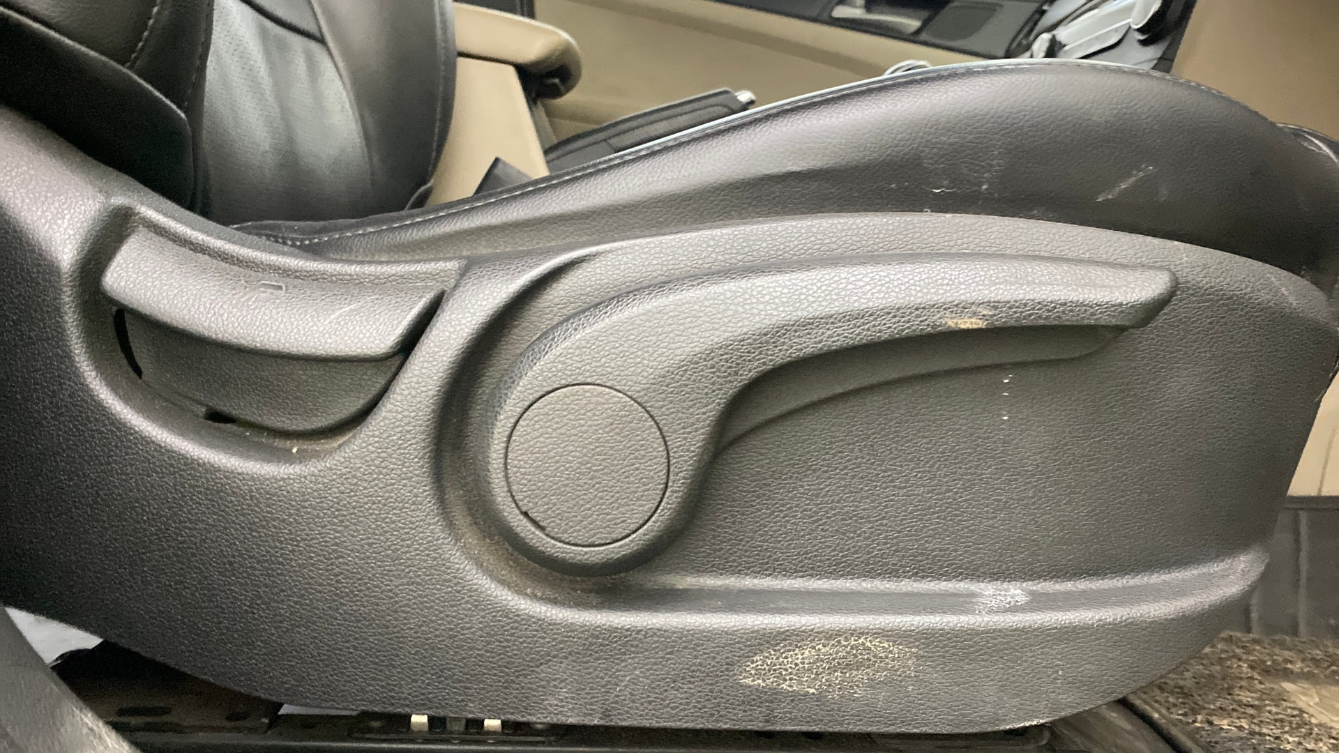 View 2018 Hyundai Tucson R 2.0 6-Speed Manual Base BS IV Image 18 Used 2018 Hyundai Tucson R 2.0 6-Speed Manual Base BS IV Image 18