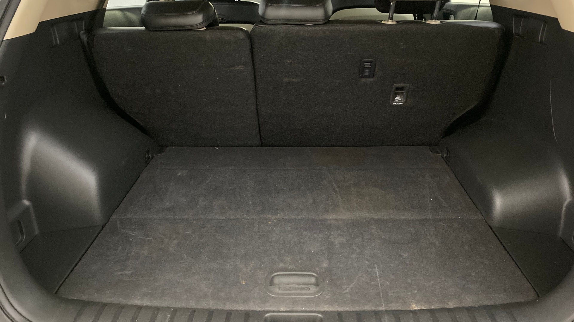 View 2018 Hyundai Tucson R 2.0 6-Speed Manual Base BS IV Image 10 Used 2018 Hyundai Tucson R 2.0 6-Speed Manual Base BS IV Image 10