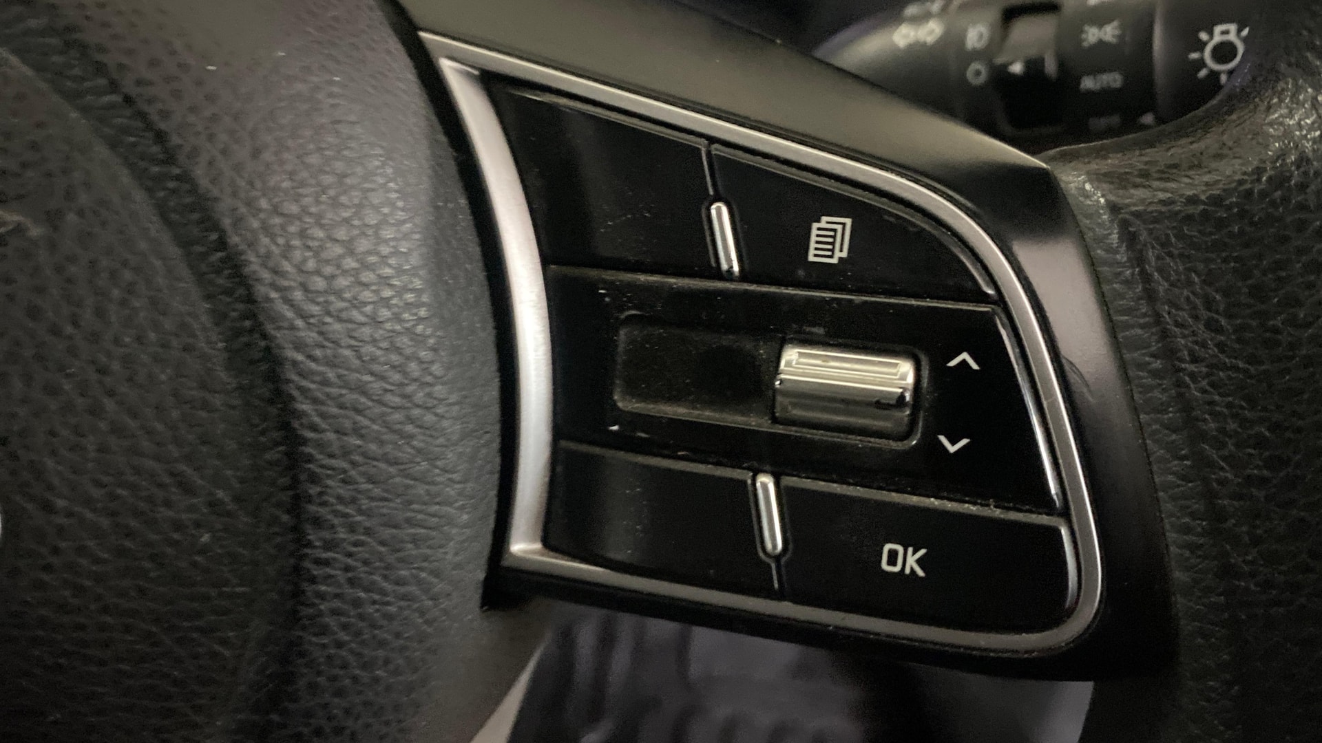View 2021 Kia Sonet HTK Plus Petrol Image 3 Used 2021 Kia Sonet HTK Plus Petrol Image 3