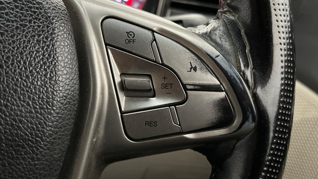 View Mahindra XUV300 Image 3 Used Mahindra XUV300 Image 3