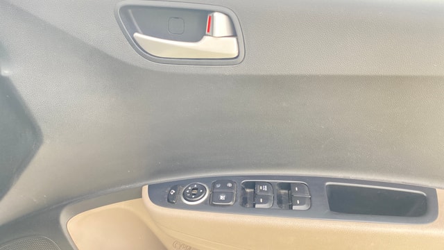 View Hyundai Grand i10 Image 32 Used Hyundai Grand i10 Image 32