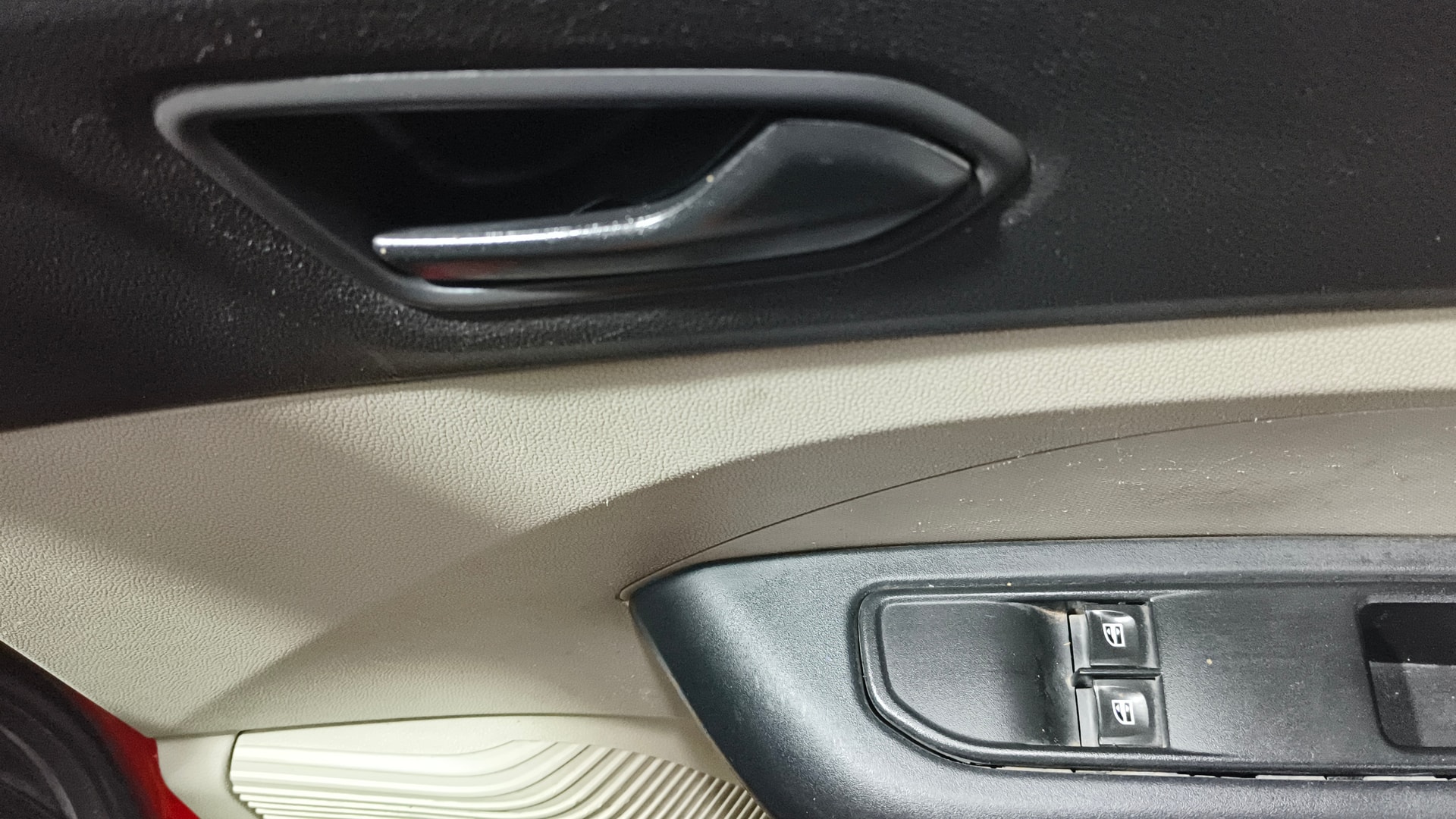 View 2020 Renault Triber RXE Image 34 Used 2020 Renault Triber RXE Image 34
