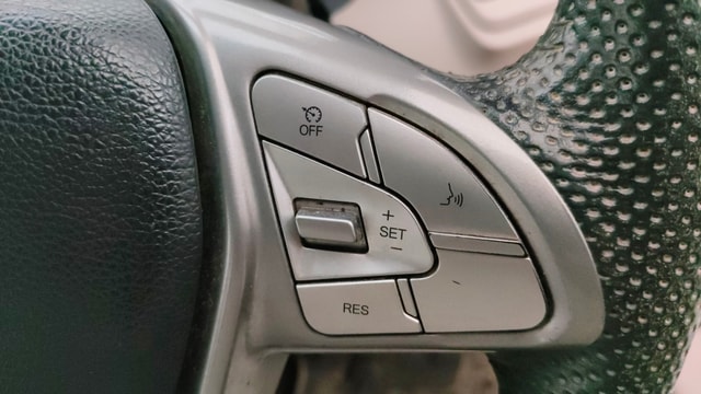 View Mahindra XUV300 Image 3 Used Mahindra XUV300 Image 3