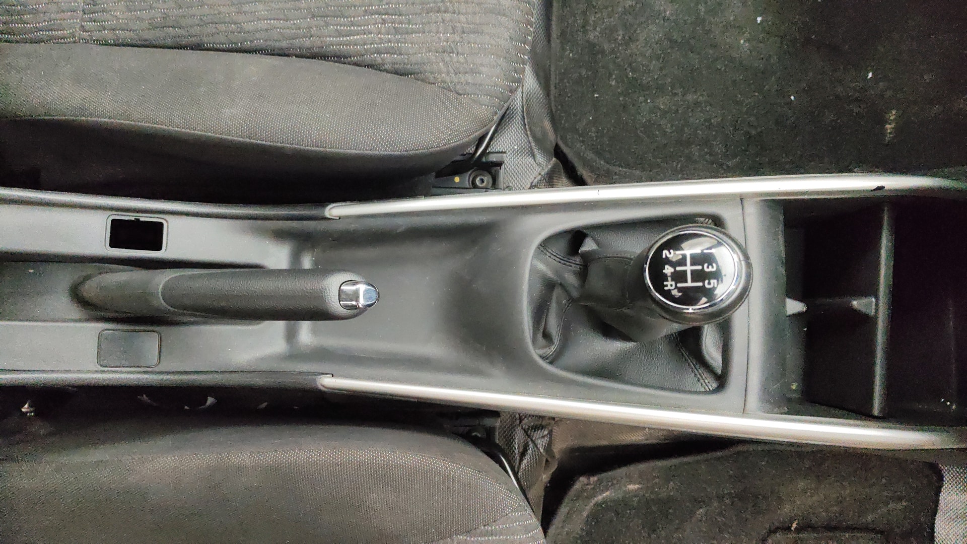 View 2019 Maruti Suzuki 1000 Base Variant Image 37 Used 2019 Maruti Suzuki 1000 Base Variant Image 37
