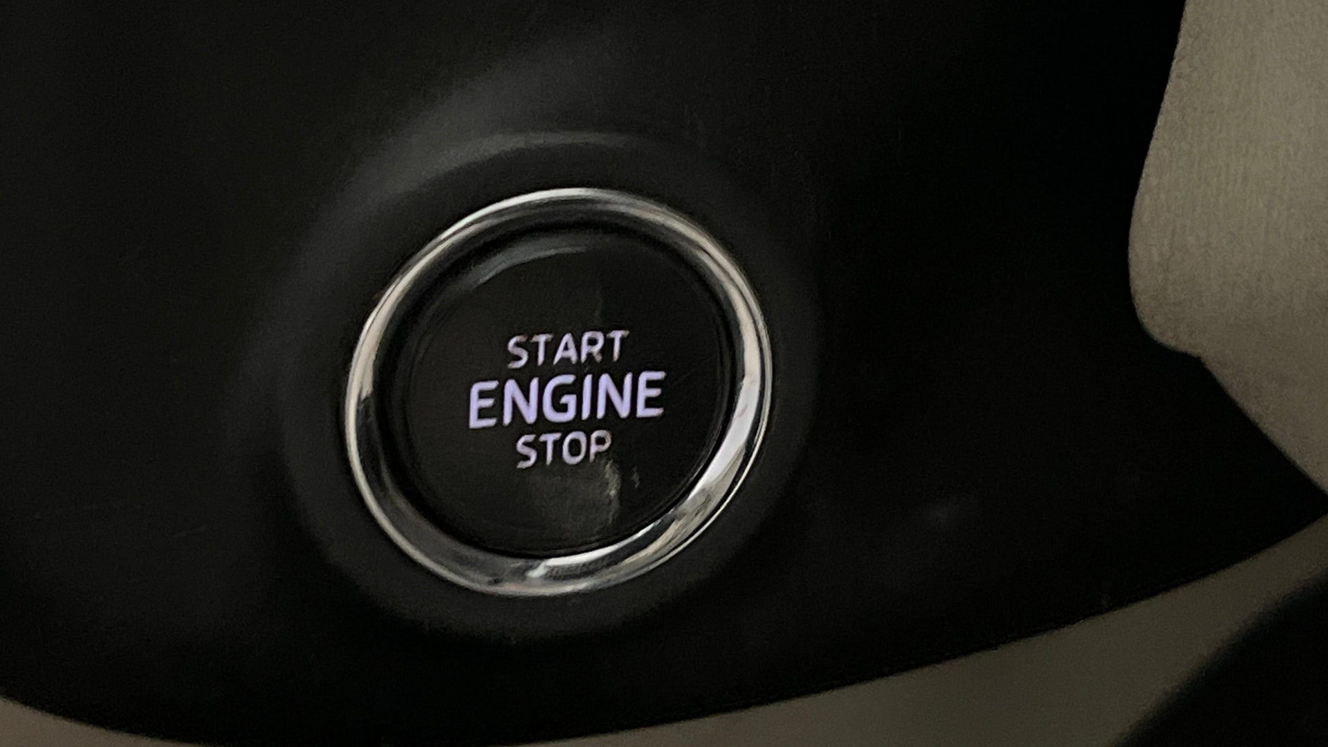 View 2023 Skoda Slavia Ambition 1.0 TSI AT Image 35 Used 2023 Skoda Slavia Ambition 1.0 TSI AT Image 35