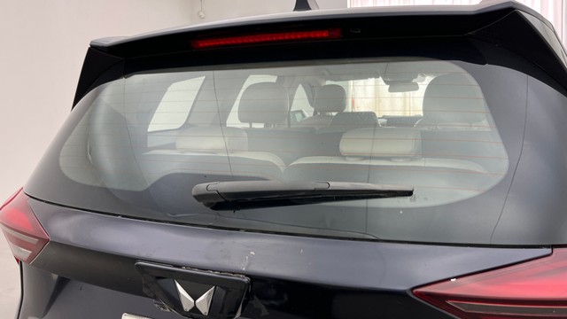View Mahindra XUV700 Image 25 Used Mahindra XUV700 Image 25