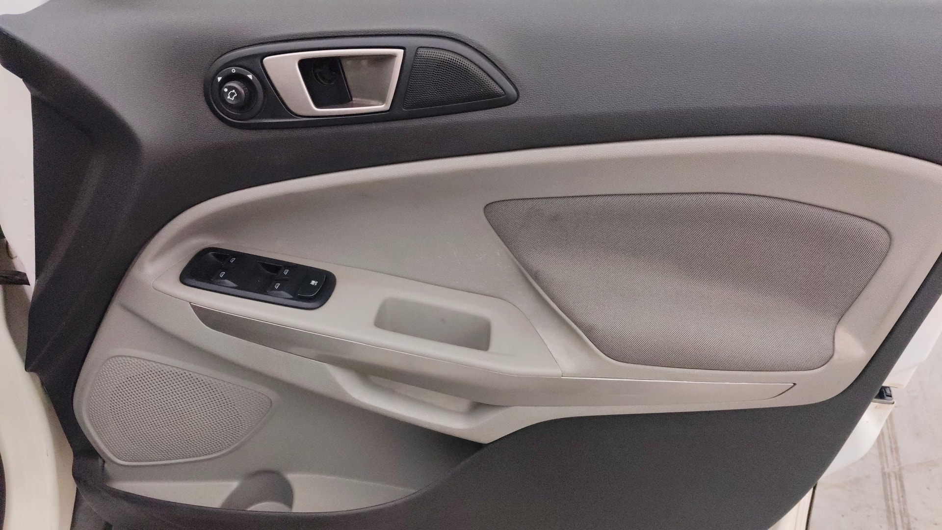 View 2013 Ford EcoSport 1.5 TDCi Diesel Ambiente BS IV Image 33 Used 2013 Ford EcoSport 1.5 TDCi Diesel Ambiente BS IV Image 33