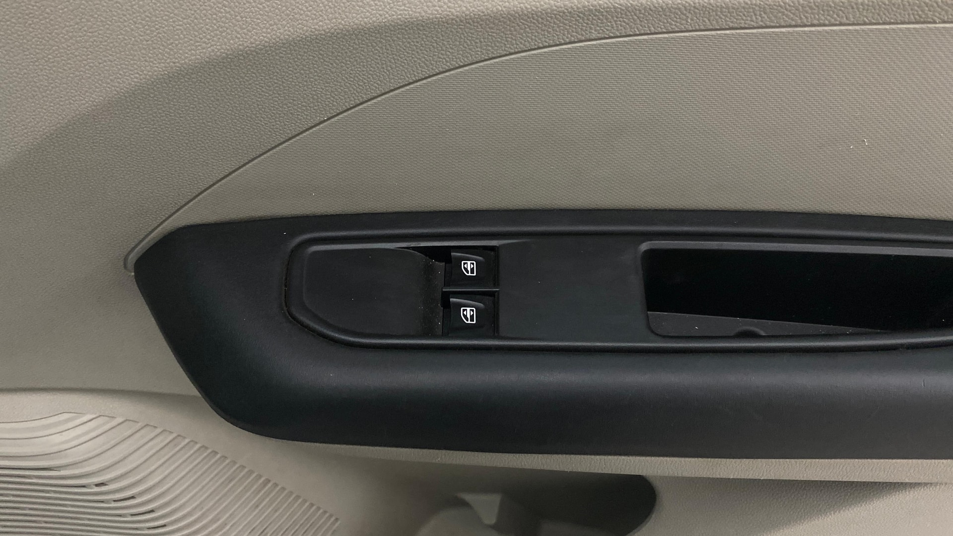 View 2021 Renault Triber RXE Image 33 Used 2021 Renault Triber RXE Image 33