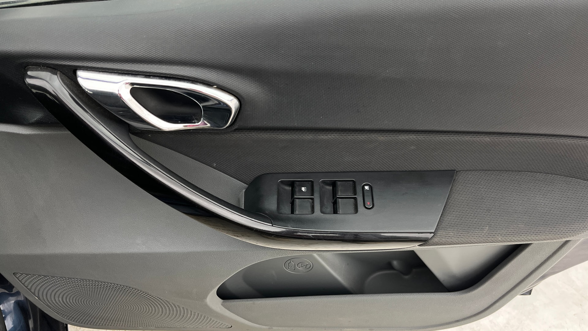 View 2019 Tata Tigor XE Diesel Image 33 Used 2019 Tata Tigor XE Diesel Image 33