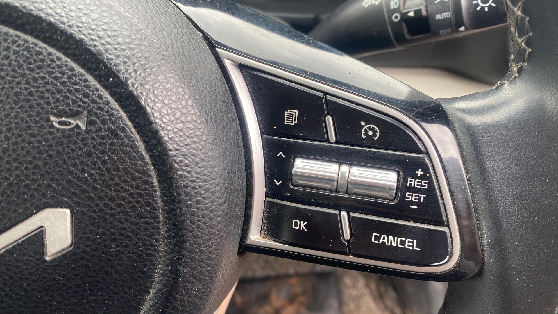 View 2023 Kia Sonet HTX iMT Petrol Image 3 Used 2023 Kia Sonet HTX iMT Petrol Image 3