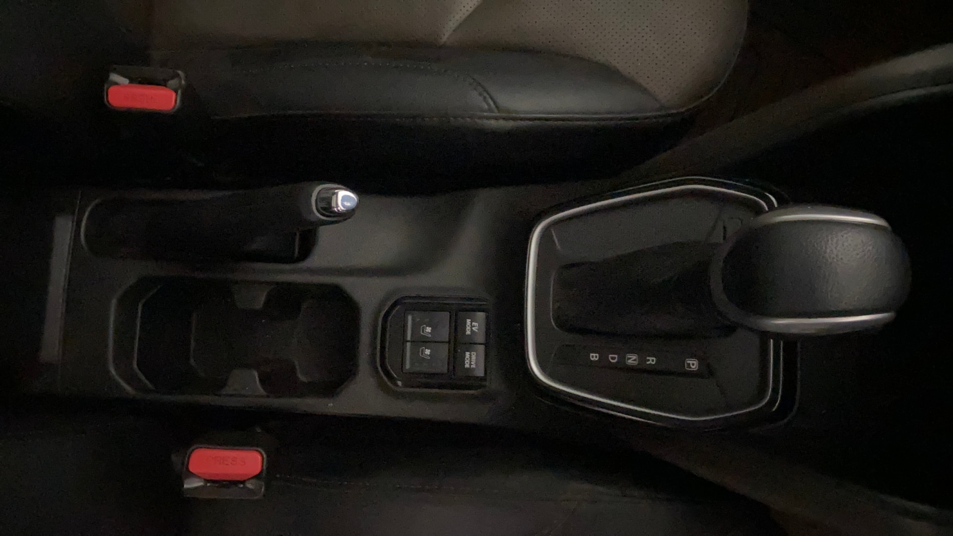 View 2024 Toyota Urban Cruiser Hyryder V e-Drive 2WD HYBRID Image 43 Used 2024 Toyota Urban Cruiser Hyryder V e-Drive 2WD HYBRID Image 43