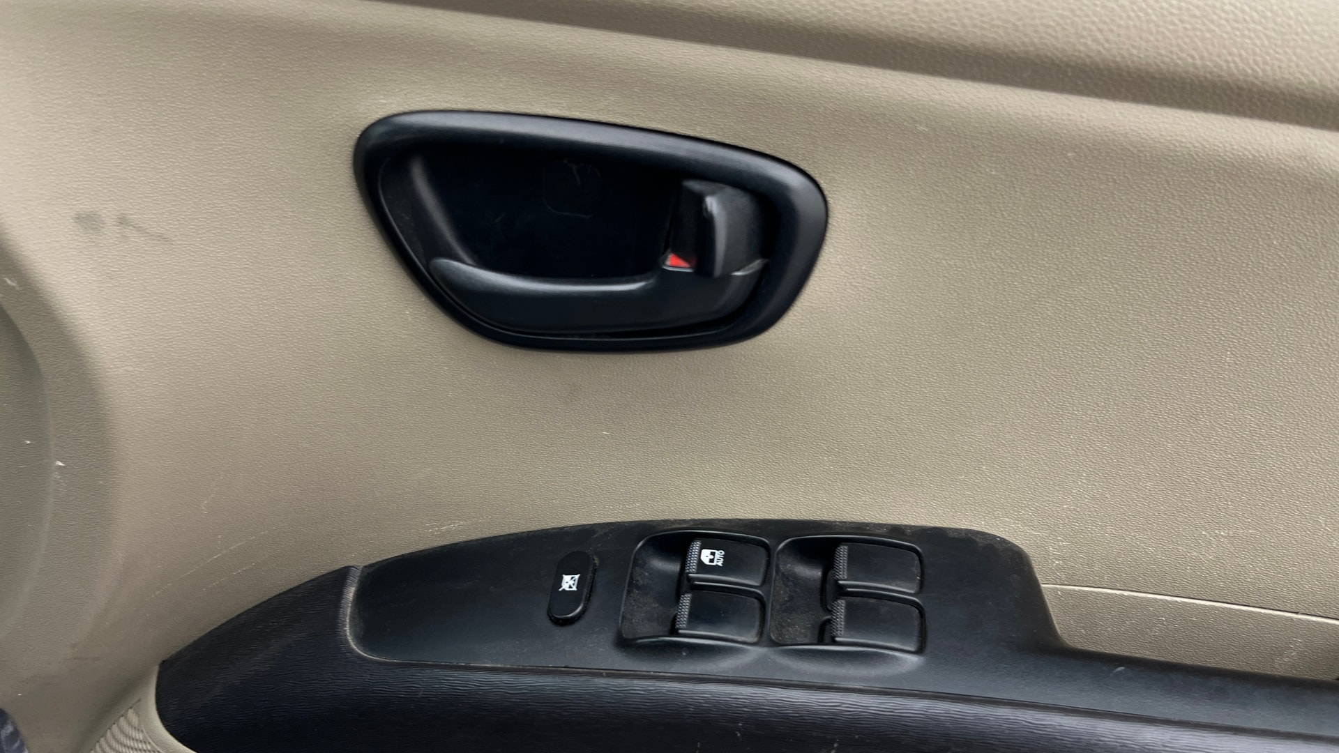 View 2014 Hyundai i10 1.1 Magna Image 33 Used 2014 Hyundai i10 1.1 Magna Image 33