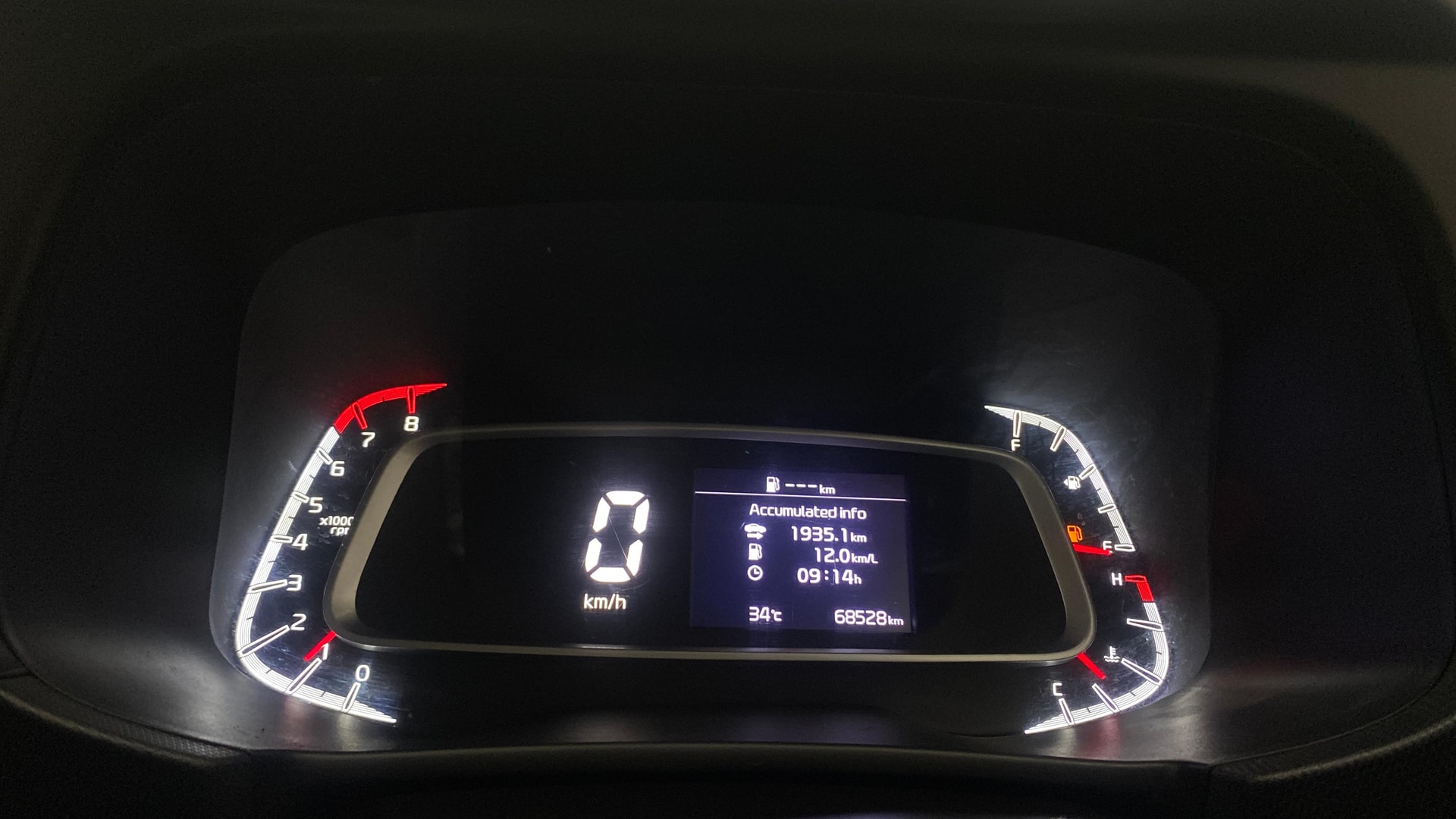 View 2021 Kia Sonet HTE Petrol Image 33 Used 2021 Kia Sonet HTE Petrol Image 33