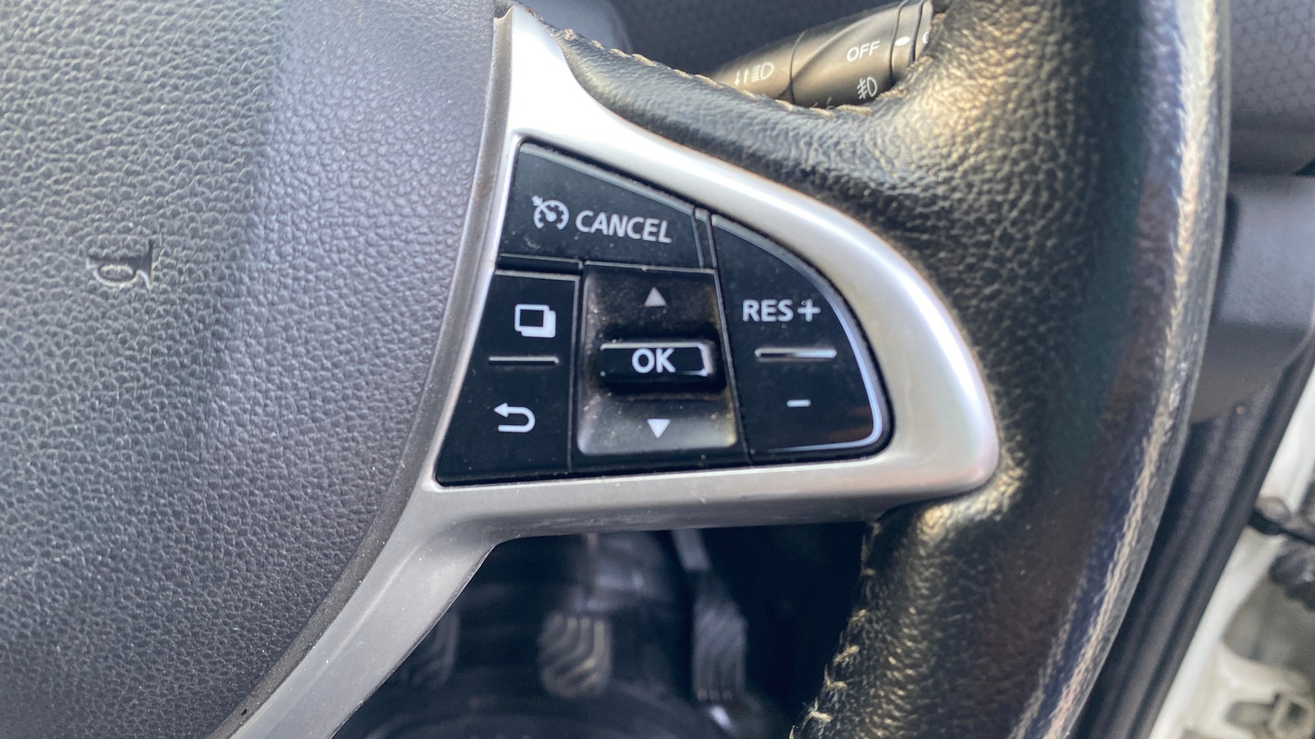 View 2021 Nissan Magnite XV Premium Image 3 Used 2021 Nissan Magnite XV Premium Image 3