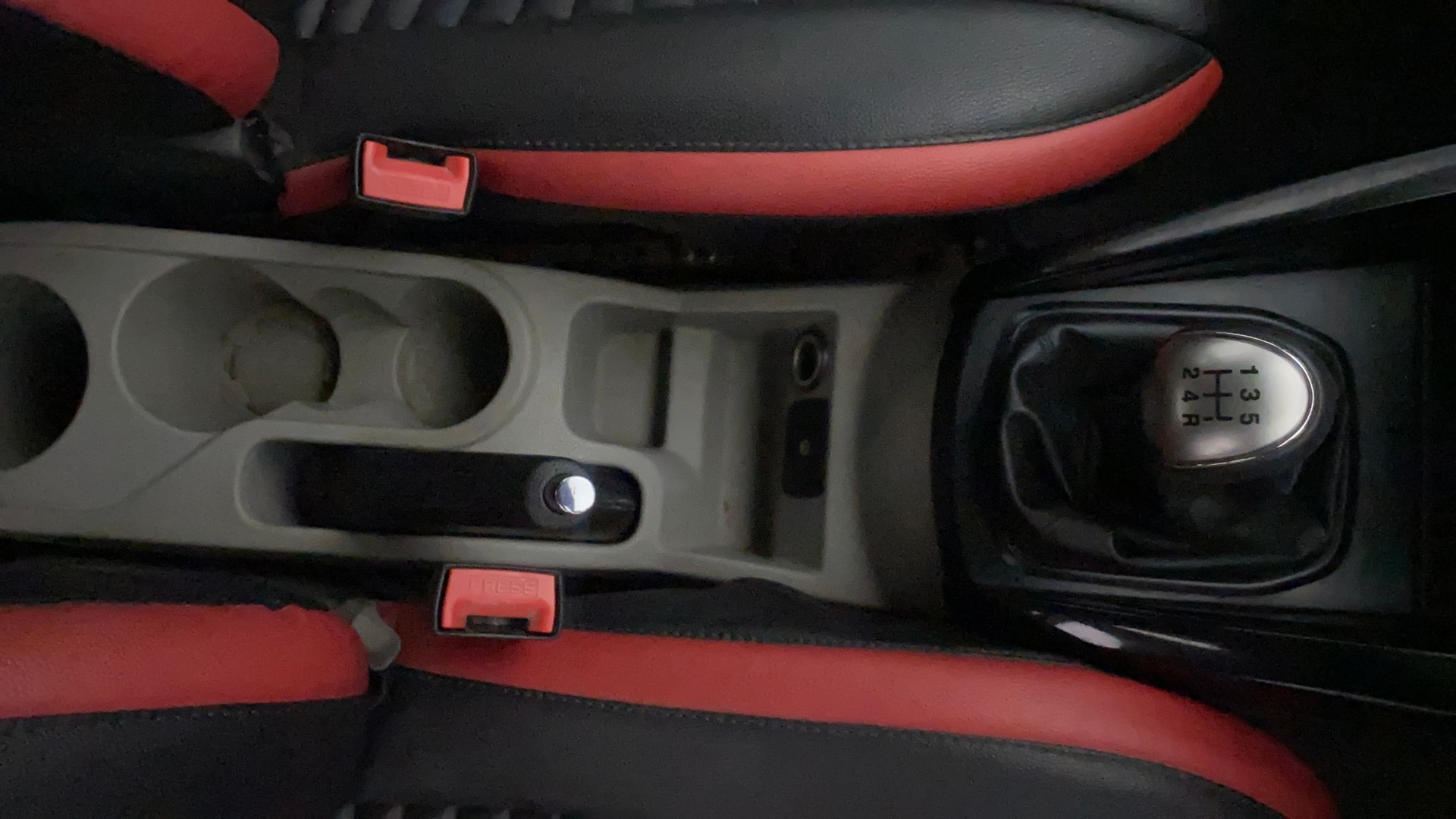 View 2017 Ford EcoSport 1.5 TDCi Diesel Ambiente BS IV Image 39 Used 2017 Ford EcoSport 1.5 TDCi Diesel Ambiente BS IV Image 39
