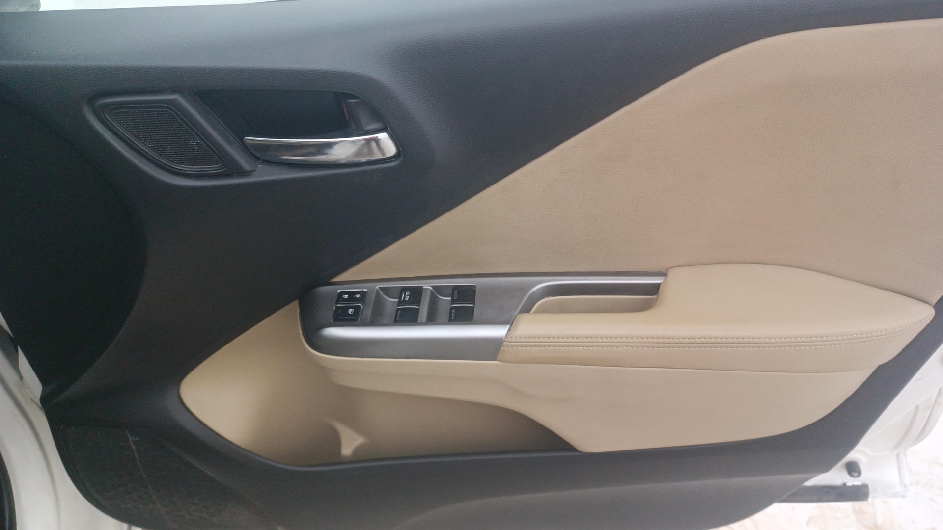 View 2014 Honda City ZX MT Diesel Anniversary Edition Image 34 Used 2014 Honda City ZX MT Diesel Anniversary Edition Image 34