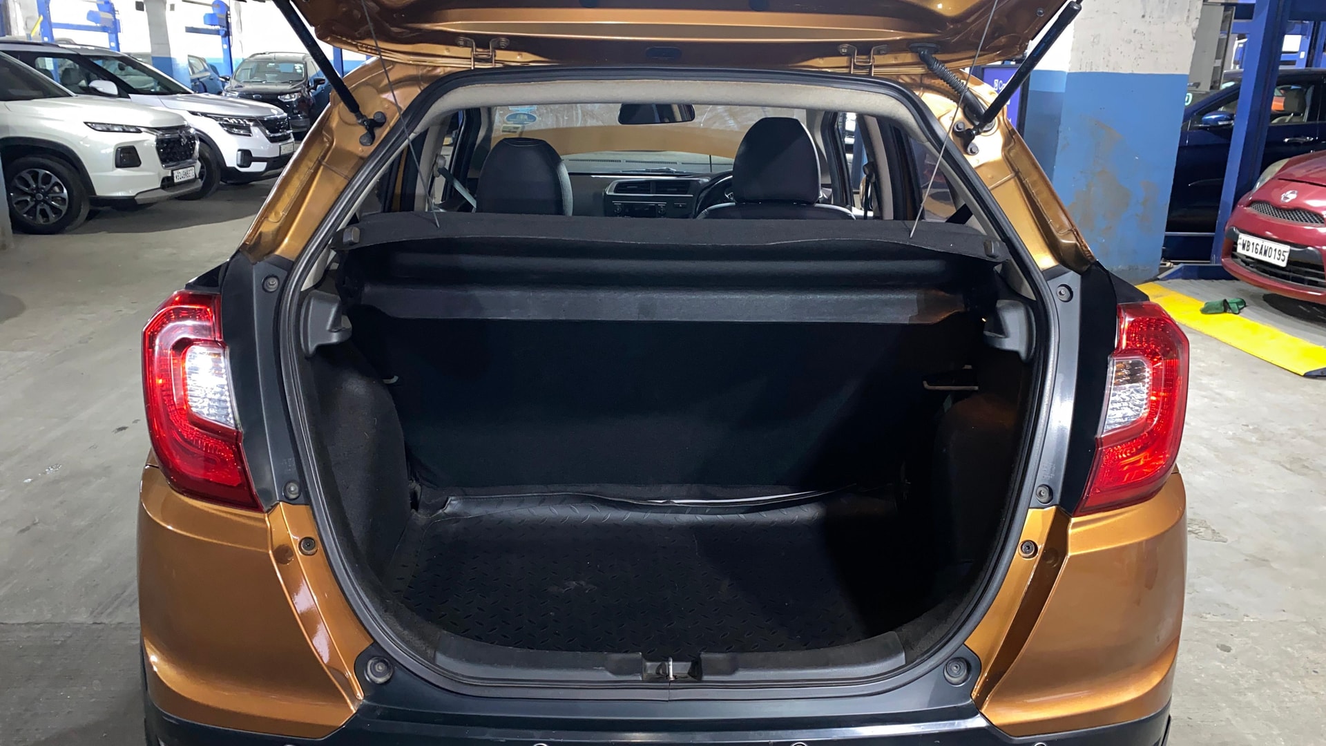View 2017 Honda WR-V S MT Diesel Edge Edition Image 10 Used 2017 Honda WR-V S MT Diesel Edge Edition Image 10