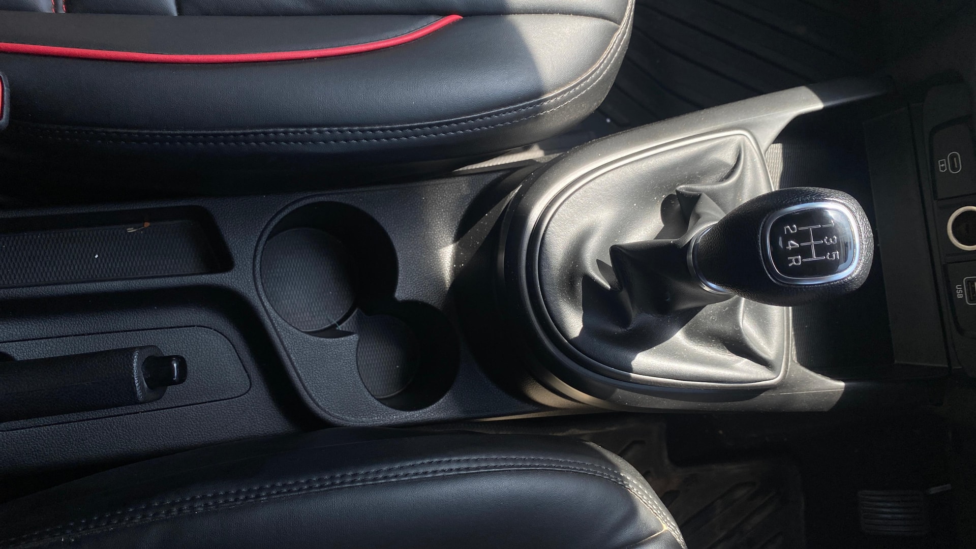 View 2023 Hyundai Grand i10 Nios Sportz Petrol Dual Tone Image 38 Used 2023 Hyundai Grand i10 Nios Sportz Petrol Dual Tone Image 38