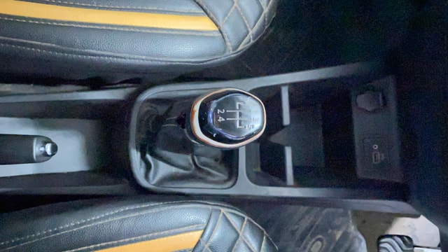 View Renault Kwid Image 38 Used Renault Kwid Image 38