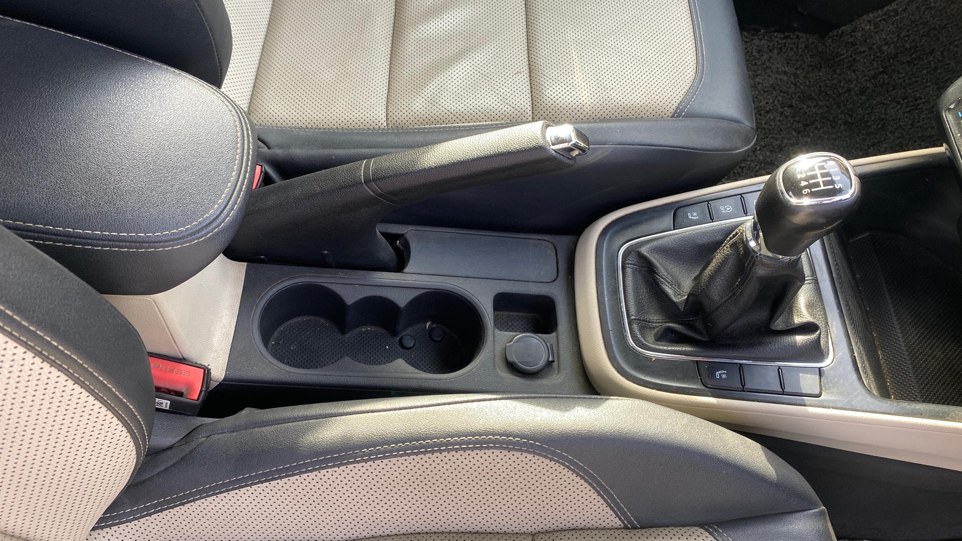 View 2023 Skoda Slavia Style 1.0 TSI MT Image 41 Used 2023 Skoda Slavia Style 1.0 TSI MT Image 41