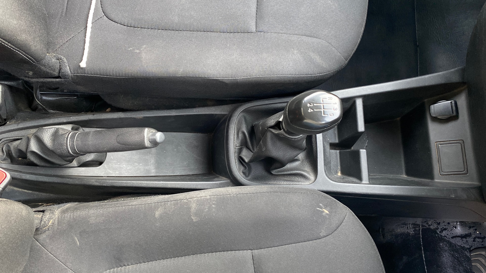 View 2022 Renault Kwid RXL 1.0 BS IV Image 38 Used 2022 Renault Kwid RXL 1.0 BS IV Image 38